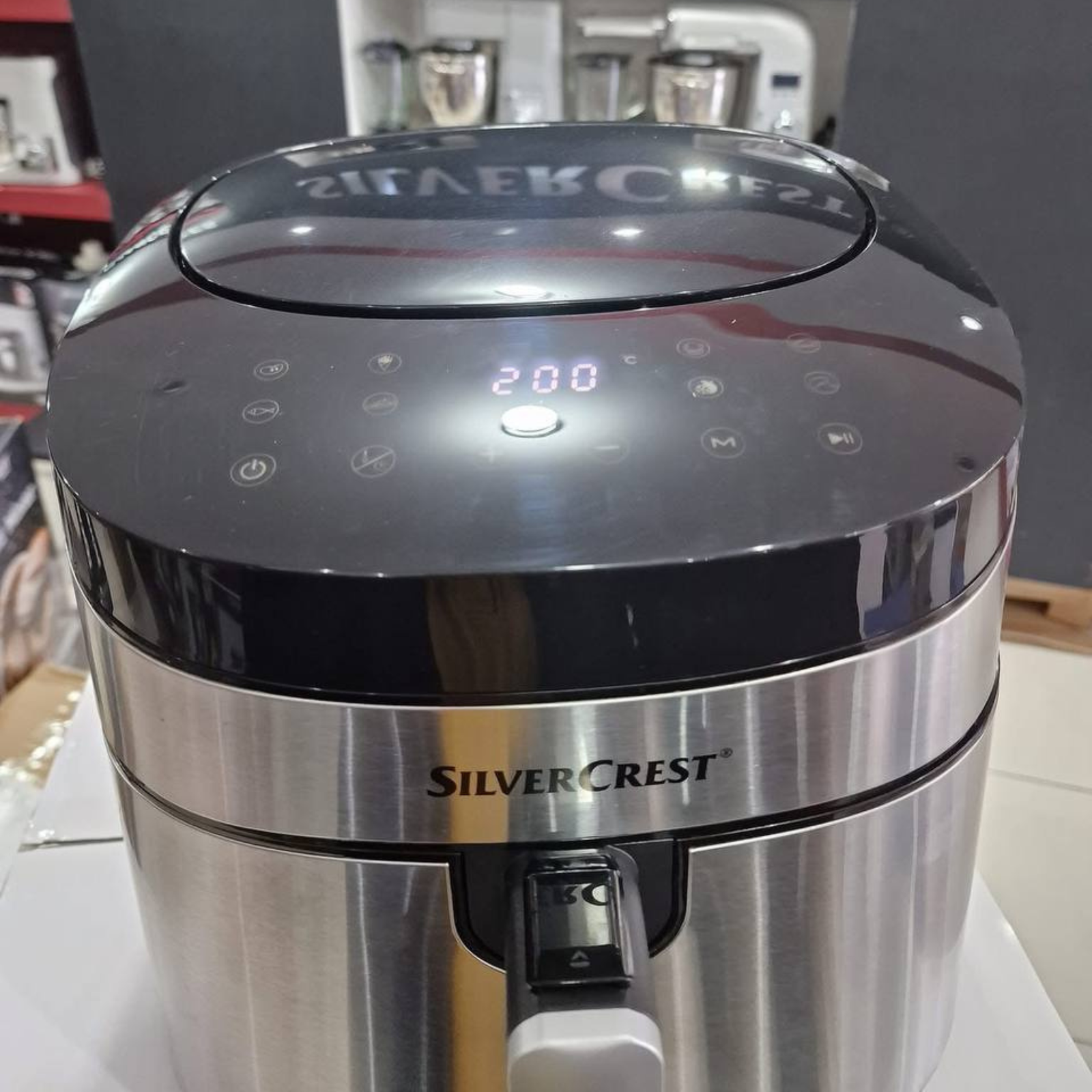 Friteuse Air Fryer Sans Huile 6.1L 1800W 8 Programmes - SilverCrest AF9006TB-GS – Image 5