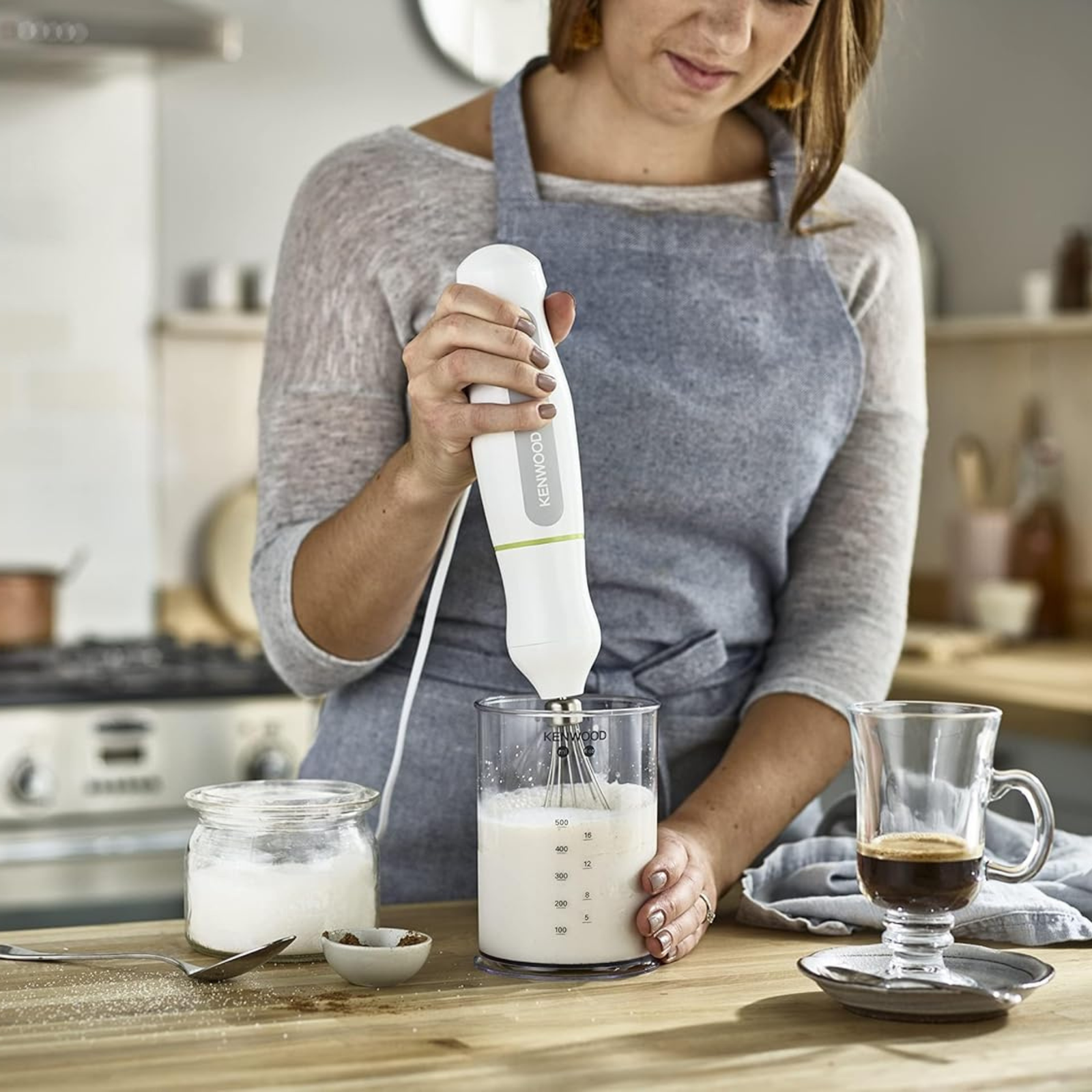 خلاط يدوي 3 في 1 بقوة 700 واط مع مفرمة وخفاق من الفولاذ المقاوم للصدأ – Triblade Kenwood HDP109WG - الصورة 2