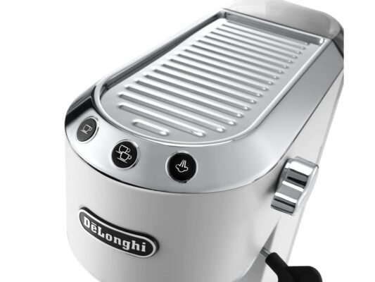 ماكينة قهوة الإسبريسو بضغط 15 بار قدرة 1300 واط وسعة 1.1 لتر - De’Longhi Dedica Style EC685.W DariTek