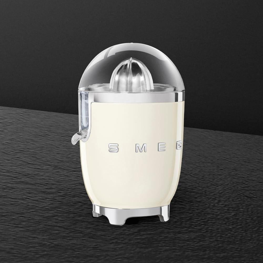 Presse Agrumes Électrique Smeg 70W avec Bec Anti goutte et Base Antidérapante - Esthétique Années 50 - CJF11CREU Presse Agrumes Électrique Smeg 70W avec Bec Anti goutte et Base Antidérapante - Esthétique Années 50 - CJF11CREU – Image 6
