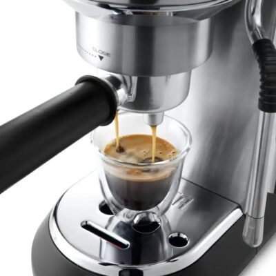 ماكينة القهوة إسبريسو DeLonghi Dedica Arte - بقوة 15 بار خزان 1.1 لتر 1300 واط مع أنبوب بخار للحليب - موديل EC885.M ماكينة القهوة إسبريسو DeLonghi Dedica Arte - بقوة 15 بار خزان 1.1 لتر 1300 واط مع أنبوب بخار للحليب - موديل EC885.M DariTek