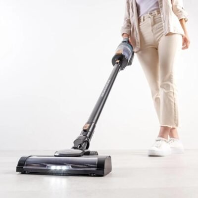 مكنسة Taurus Homeland Ultimate Digital Wash الكهربائية اللاسلكية عمودية ومحمولة يدوياً - 400 واط مع سرعتين - مع ملحقات متضمنة ونظام غسل DariTek