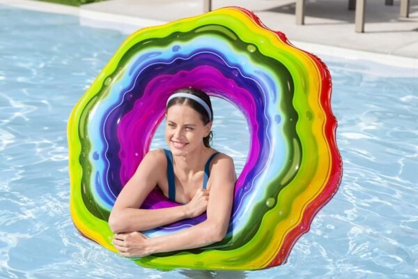 Bouée Gonflable Rainbow 115cm Bestway pour Piscine et Plage - 36163 Bouée Gonflable Rainbow 115cm Bestway pour Piscine et Plage - 3616