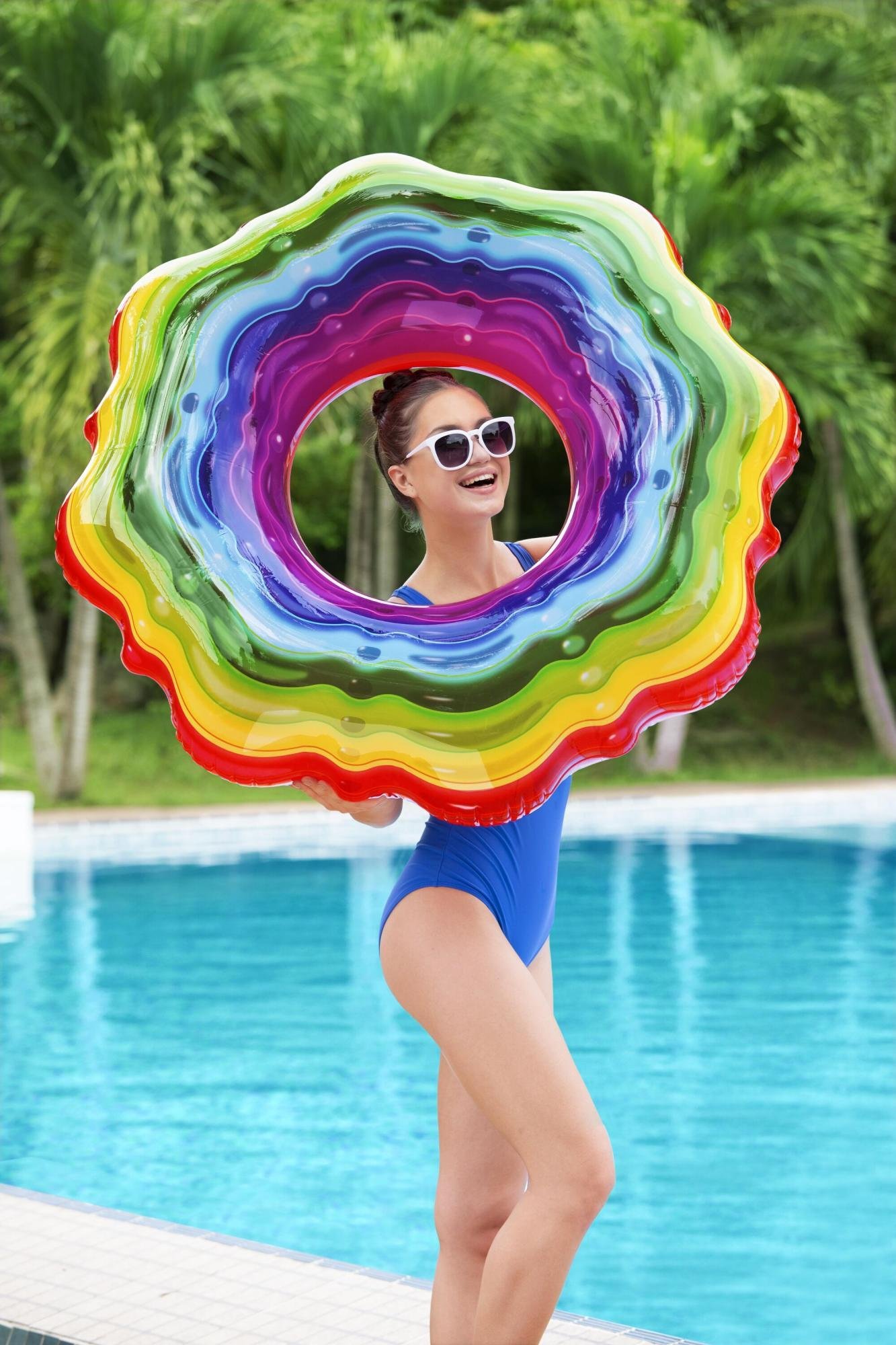 Bouée Gonflable Rainbow 115cm Bestway pour Piscine et Plage - 36163 Bouée Gonflable Rainbow 115cm Bestway pour Piscine et Plage - 3616