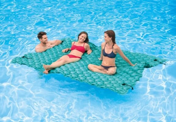 Matelas Flottant Géant 3 Places Gonflable pour Piscine et Lac – Tapis avec Connecteurs et Structure Alvéolaire 290 x 213 cm – INTEX 56841 DariTek
