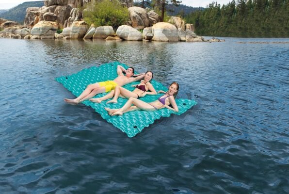 Matelas Flottant Géant 3 Places Gonflable pour Piscine et Lac – Tapis avec Connecteurs et Structure Alvéolaire 290 x 213 cm – INTEX 56841 DariTek