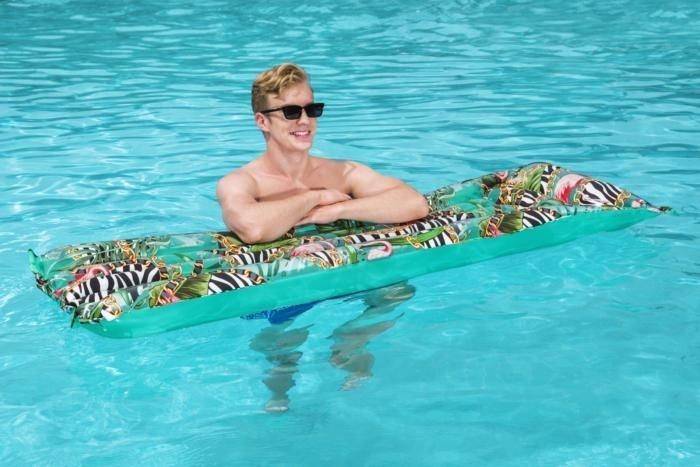 Matelas Gonflable de Piscine et Plage 183 x 69 cm – Motif Jungle Tropical, Oreiller Intégré, 2 Chambres à Air, Charge Max 90 kg – BESTWAY 44083 Matelas Gonflable de Piscine et Plage 183 x 69 cm – Motif Jungle Tropical, Oreiller Intégré, 2 Chambres à Air, Charge Max 90 kg – BESTWAY 44083 – Image 4