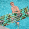 Matelas Gonflable de Piscine et Plage 183 x 69 cm – Motif Jungle Tropical, Oreiller Intégré, 2 Chambres à Air, Charge Max 90 kg – BESTWAY 44083 Matelas Gonflable de Piscine et Plage 183 x 69 cm – Motif Jungle Tropical, Oreiller Intégré, 2 Chambres à Air, Charge Max 90 kg – BESTWAY 44083 DariTek